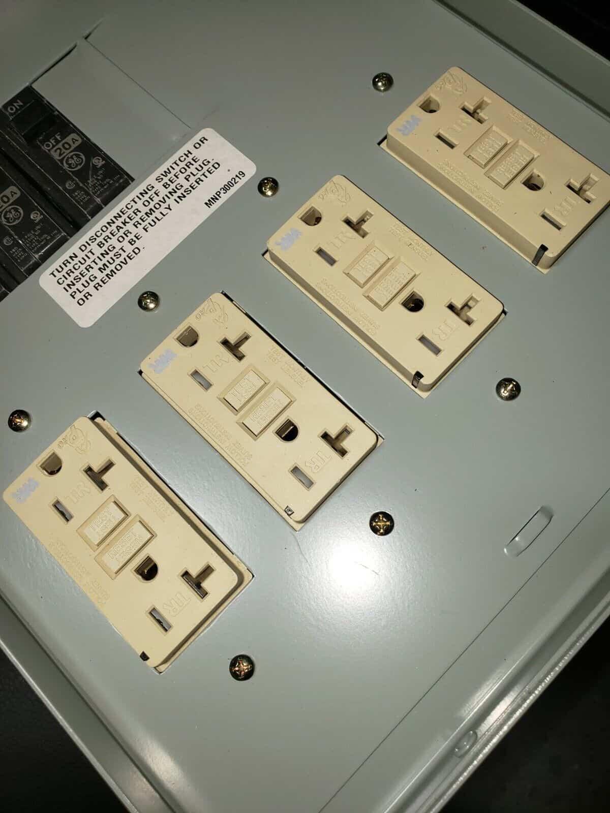 Midwest U014C010 100A Surface Unmetered - 4x 120v, 20A GFCI Outlets