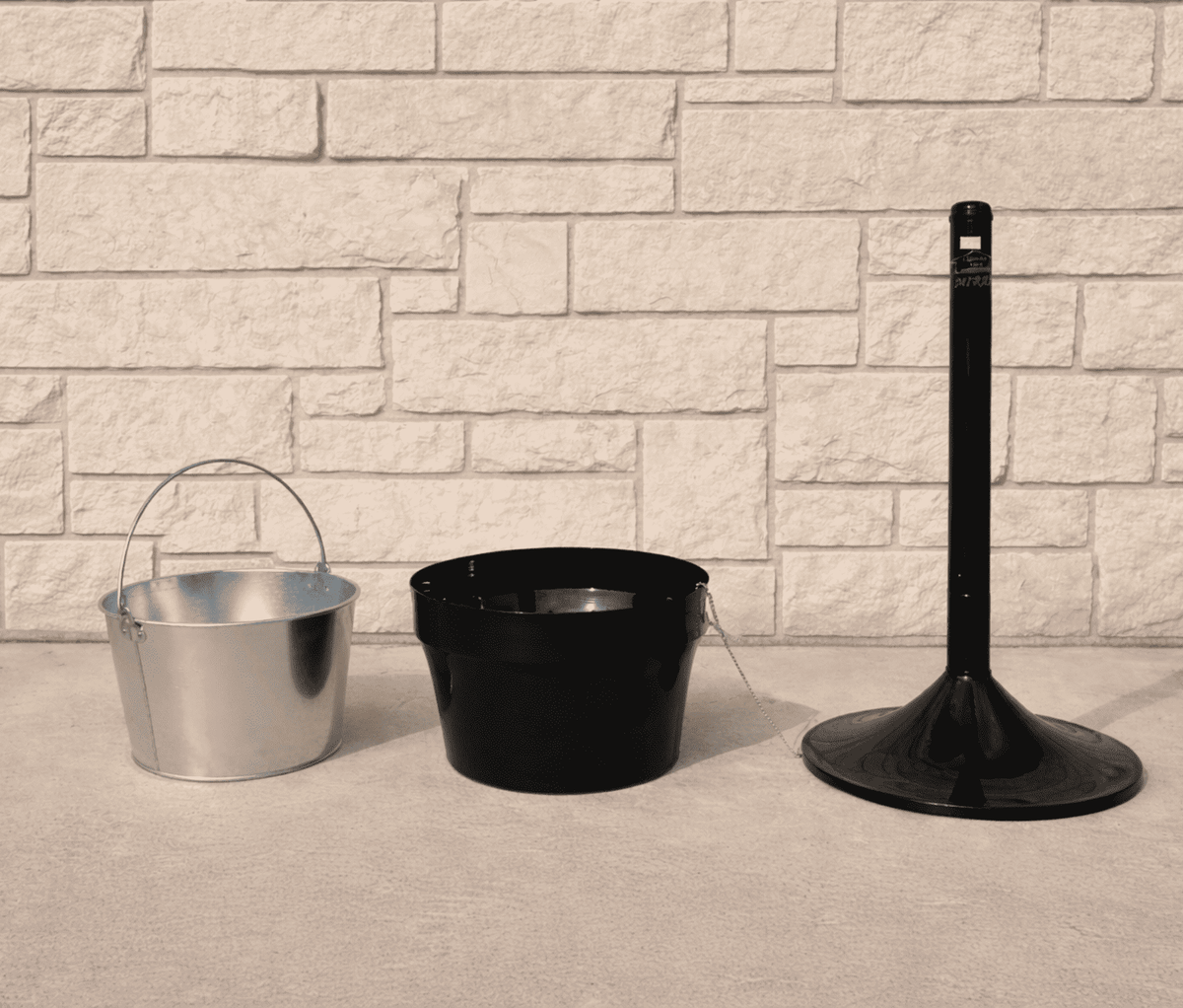 Commercial Outdoor Smokers Pole & Ashtray – 4.5 Gallon Steel, Black - Outdoorsiness