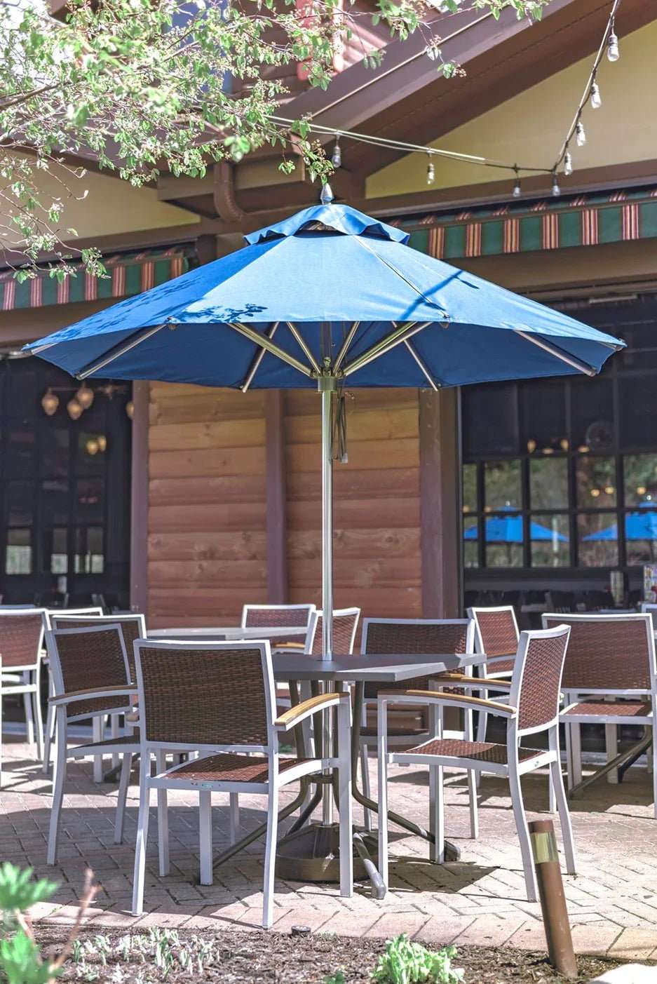 Frankford Greenwich 9 Foot Octagon Aluminum Market Patio Umbrella – Crank Lift - Outdoorsiness