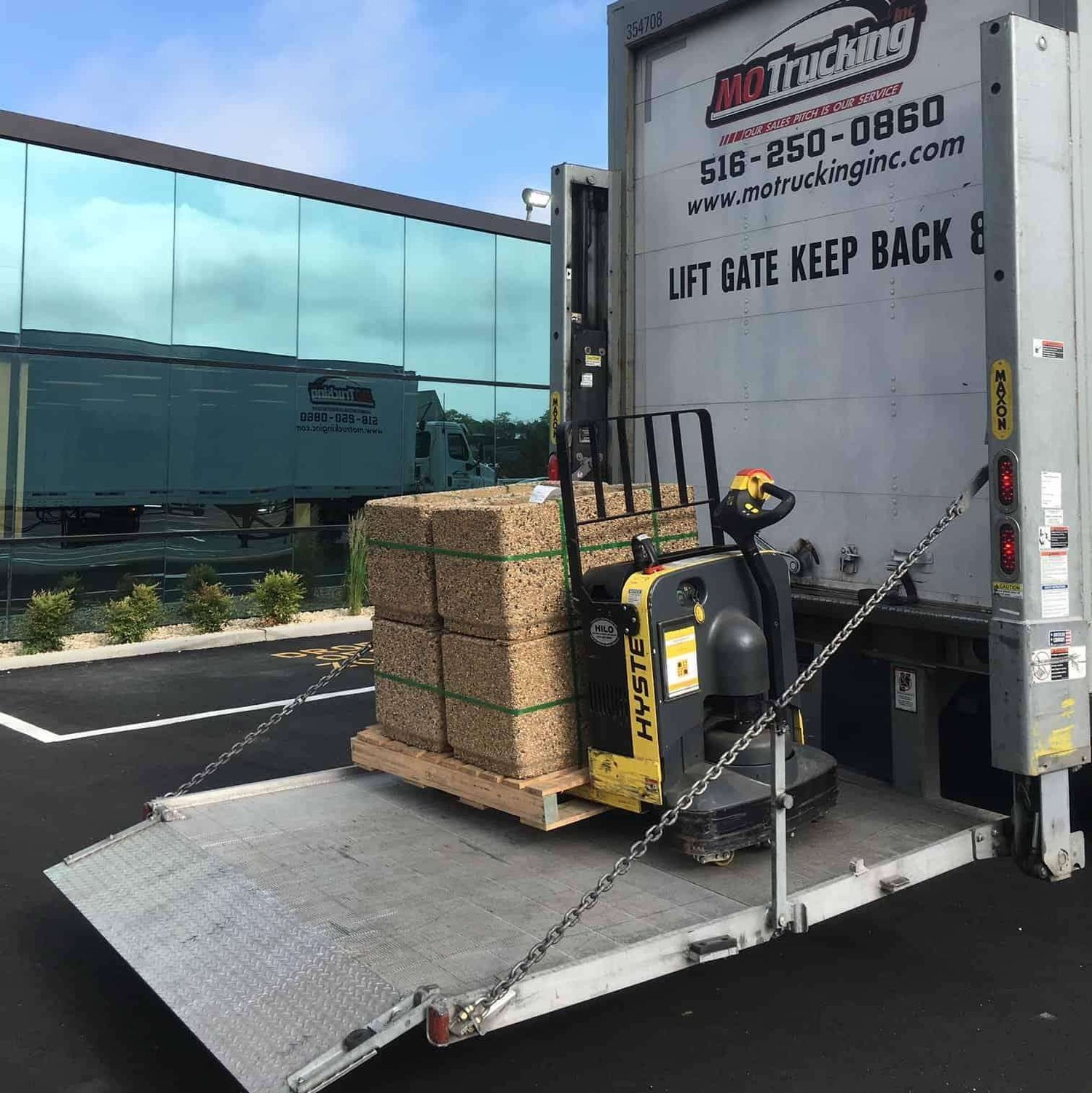 LiftGate - Mandatory for non loading dock/forklift - Outdoorsiness