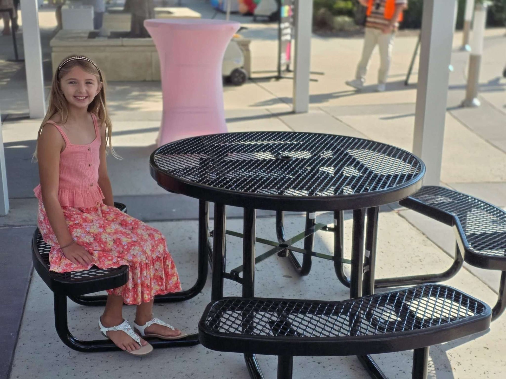 Outdoorsiness Quick Ship Commercial 46in Round Picnic Table – Thermoplastic Expanded Metal, UL Certified - Outdoorsiness