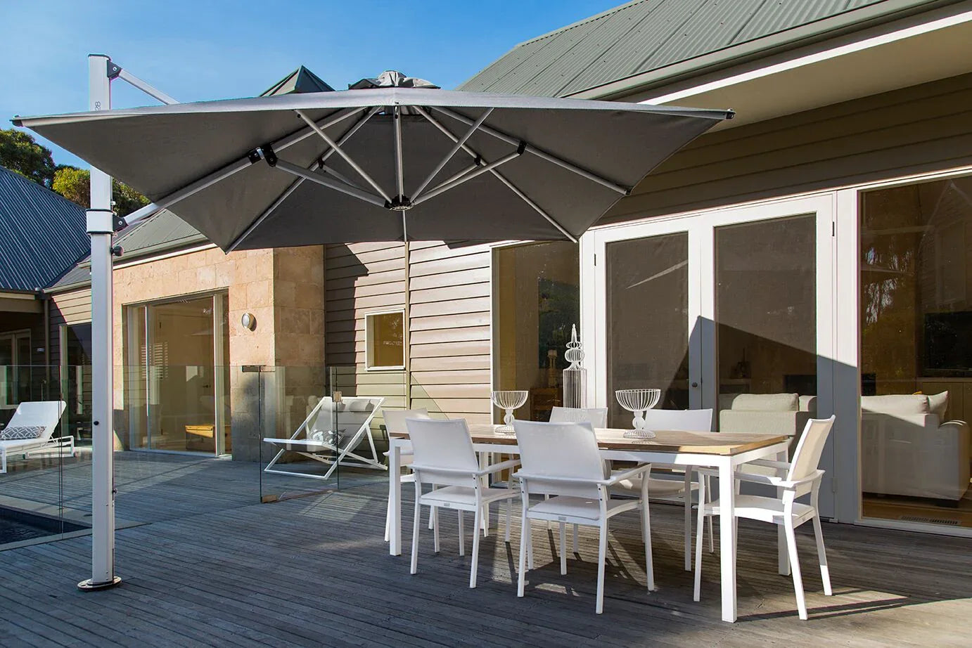 Frankford Aurora 11 Foot Cantilever Umbrella Shade